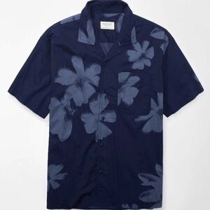NWT American Eagle Men Floral Button-Up Poolside Shirt Size Medium